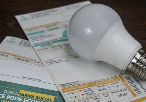 Como conseguir até 80% de desconto na energia elétrica