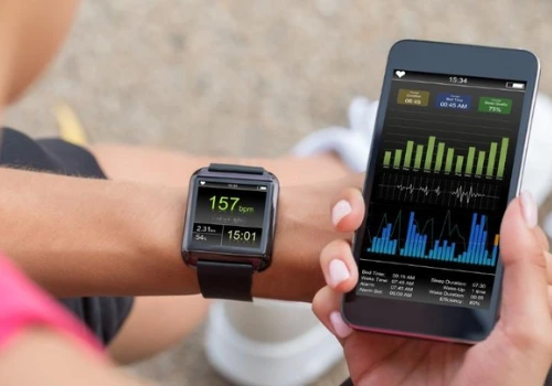 Relógios e pulseiras inteligentes viram tendência fitness