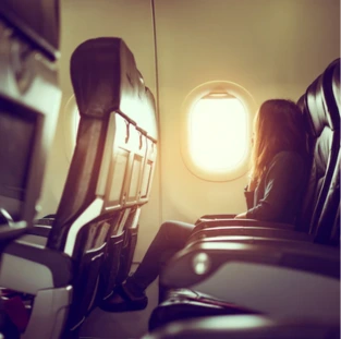 Aplicativo de descontos em passagens aéreas ( Imagem: Freepik)