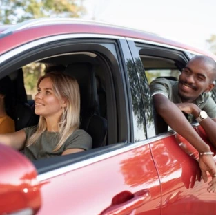 Aplicativos que oferecem carro para alugar ( Imagem: Freepik)