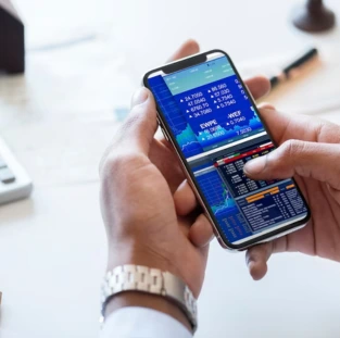 É seguro investir em bancos digitais? Conheça as melhores opções! ( Imagem: Freepik)