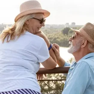 Aplicativo para encontrar pessoas da terceira idade ( Imagem: Freepik)