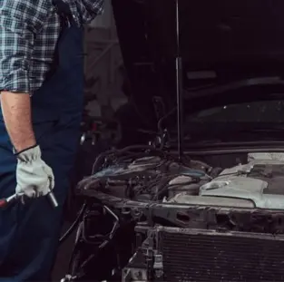 Aplicativo de curso de mecânica ( Imagem: Freepik)